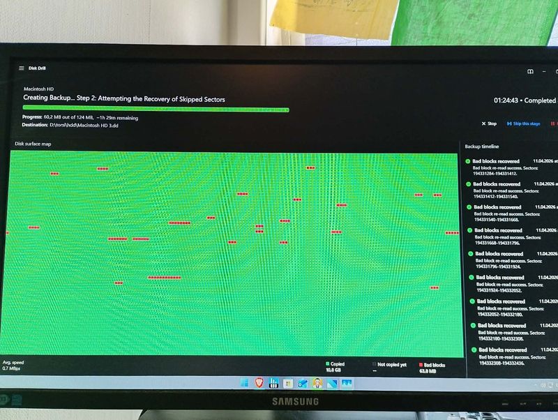 Datagjenoppretting i gang på skjerm